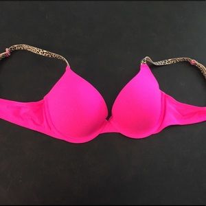 Pink Victoria’s Secret bra